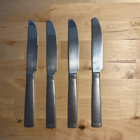 Wallace Napoli-Frost Knifes (4) 18/10 Stainless - Picture 1 of 3
